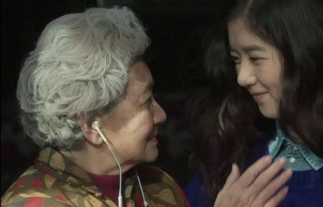 李凯馨烟熏妆教程,李凯馨烟熏妆效果