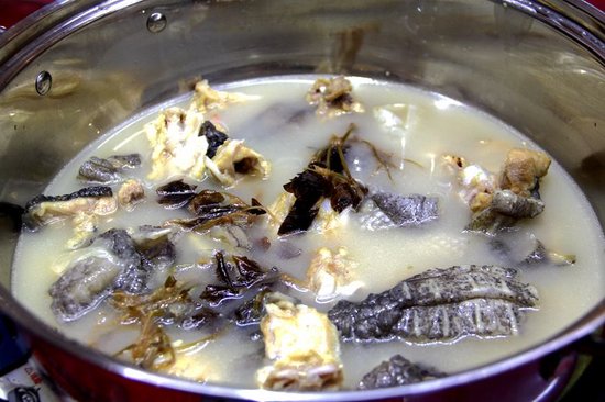 老奶奶都不扶就扶你什么梗,老奶奶不扶就服你下一句