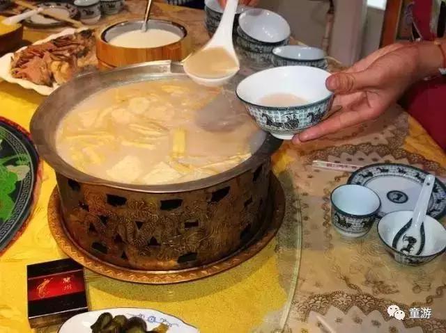 在草原骑马狂奔,在大草原策马驰骋