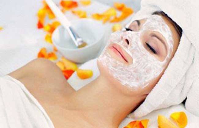 蜂蜜敷脸用哪种蜂蜜,茶籽油蜂蜜蛋清面膜敷脸的功效
