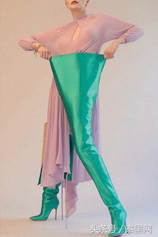 泰国时尚教主Chompoo花16万泰铢买及腰长靴!