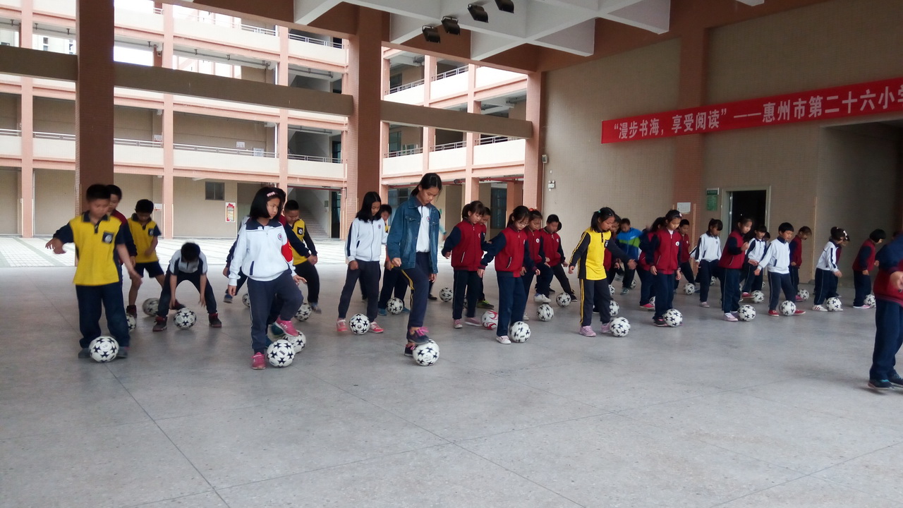 公益｜踢波咯，齐齐玩！富力携手民促会走进惠州