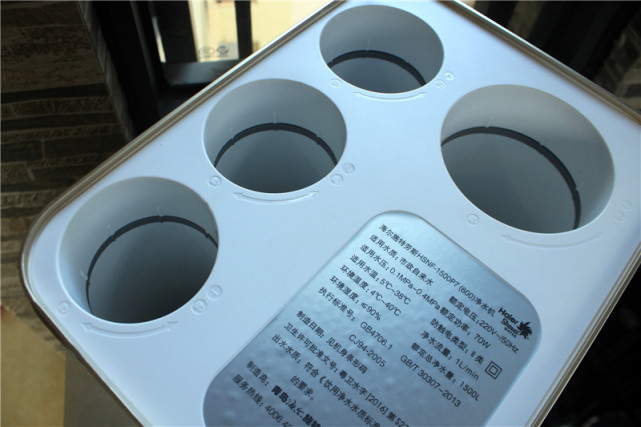 净水机净化出健康的水,万元净水机