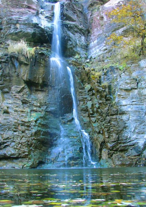 京西“小九寨”，最美双龙峡，带孩子去坐森林小火车