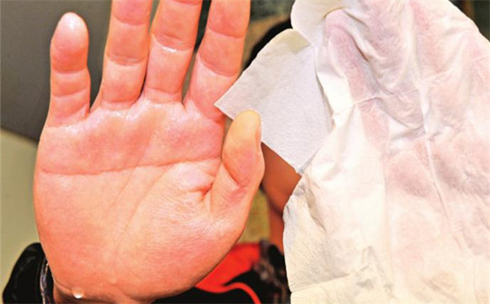 手心出汗怎么调理效果最好,手心出汗煲什么汤调理呢