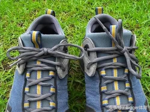 鞋带是紧的为什么会松开呢,为什么鞋带老是开着