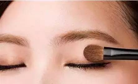 适合晚宴化妆的妆容,晚宴眼妆怎么化妆