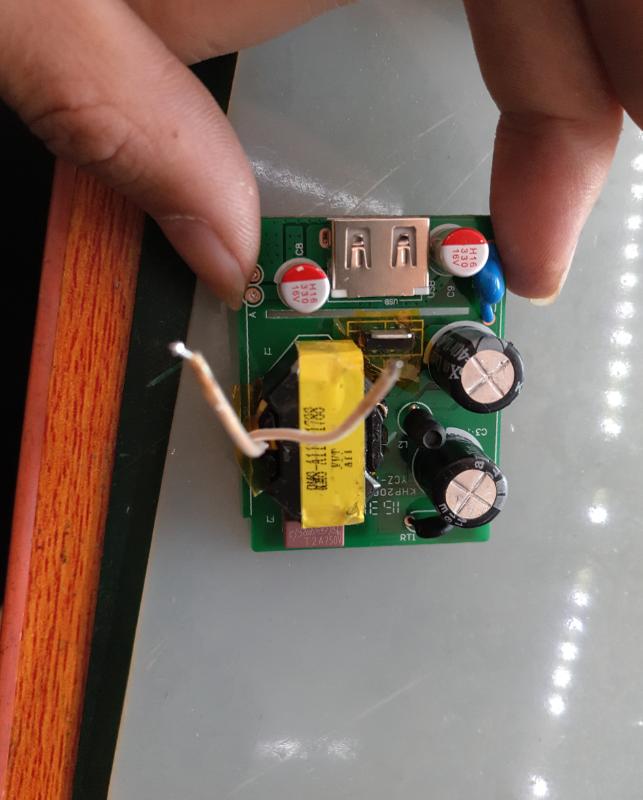 240快充头原装正品魅族,魅族24w快充头拆解