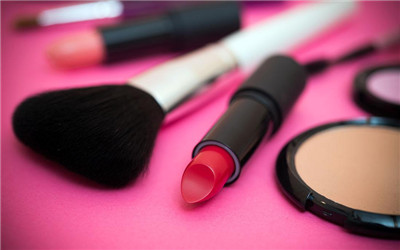 化妆品背后的秘密,关于化妆品营销的视频