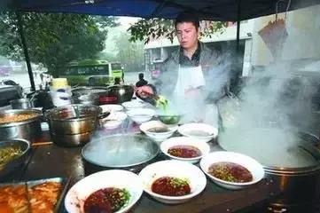 重庆城内好吃的当地餐馆,重庆城的面吃一碗少一碗