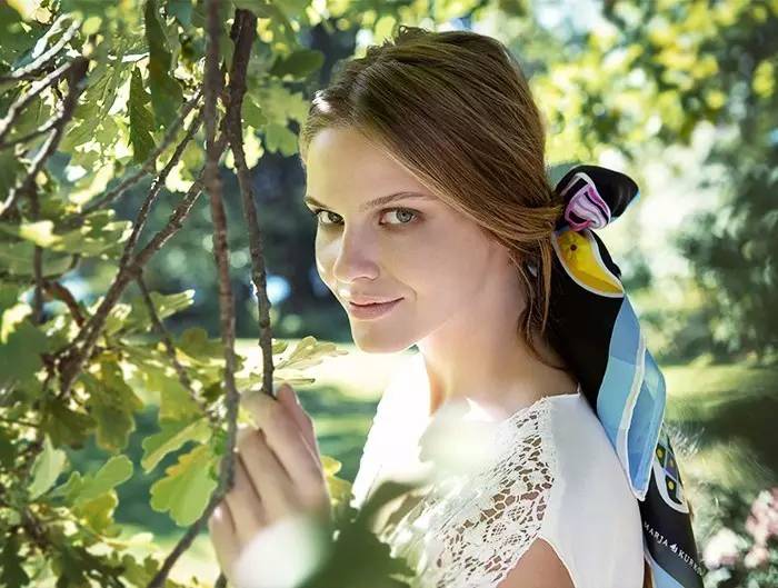 刚买的围巾怎么洗,丝巾买回来怎么洗