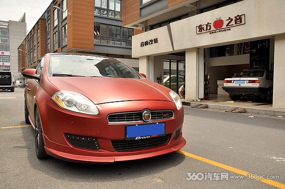 开启隐身模式无痕改装样板工程菲亚特博悦升级海螺音响