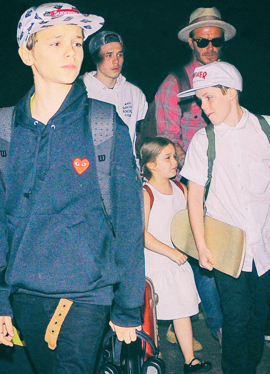 小七出街超拉风贝克汉姆家豪华保镖团紧相随