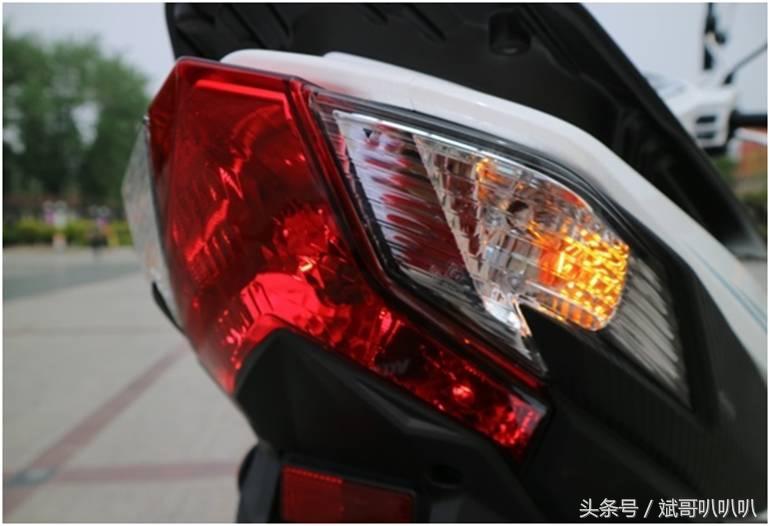 好看的新大洲本田裂行美图,本田裂行125与本田nx125哪个好