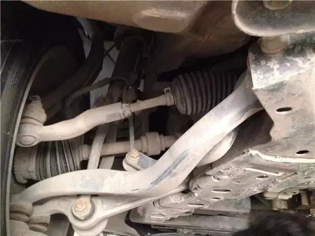 二手车不看底盘结果后悔了,二手车有必要看底盘吗