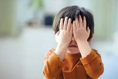 宝宝咖啡斑长在眼皮上,宝宝咖啡斑自己消失了