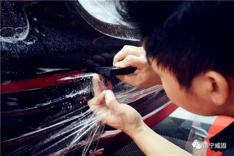 奔驰e300l新车贴膜,奔驰e300l贴太阳膜注意什么