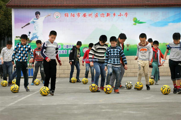 安州区迎新小学足球队全国第二,安州区迎新小学足球