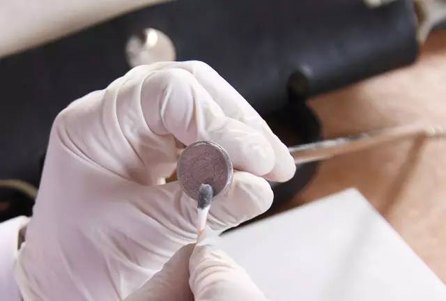 奢侈品包五金掉色怎么解决,奢侈品包包五金修复方法