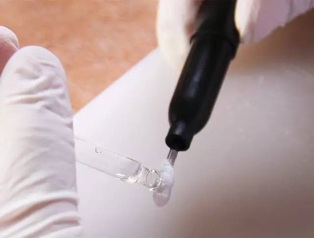 五金不掉色的包包,奢侈品包包五金划痕修复