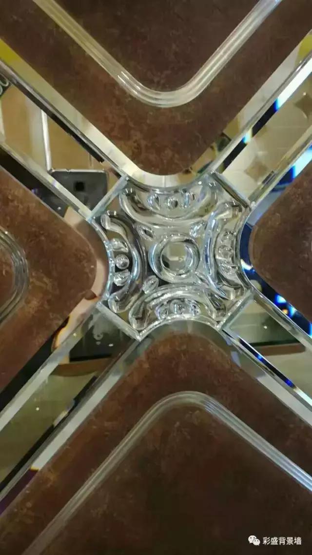 窗户纸镀膜玻璃的优缺点,镀膜玻璃与普通玻璃哪个在室外