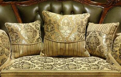 皮沙发用什么沙发垫好皮质沙发应搭配怎样的坐垫