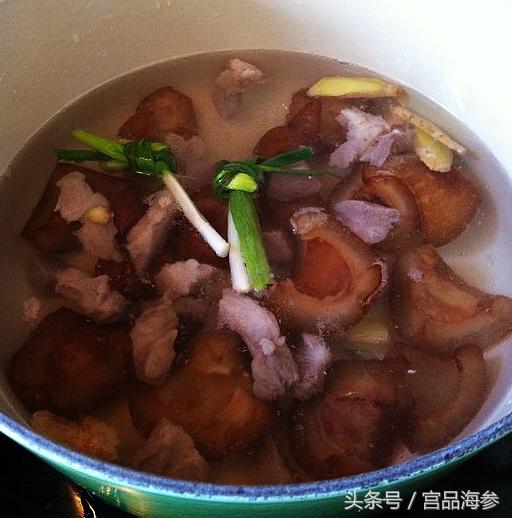 有人说海参太贵吃不起,教你如何快速制作咬得动的活海参