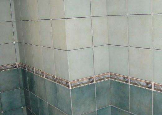 家里的瓷砖砸了一个小点怎么修复,地面瓷砖砸坏一个大坑怎么修补