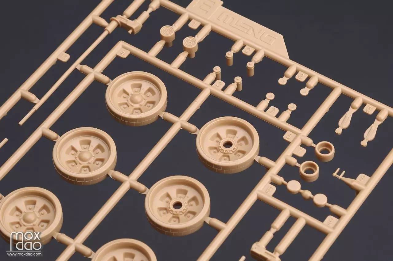 MENG出品的俄罗斯BMR-3M装甲扫雷车｜板件开盒