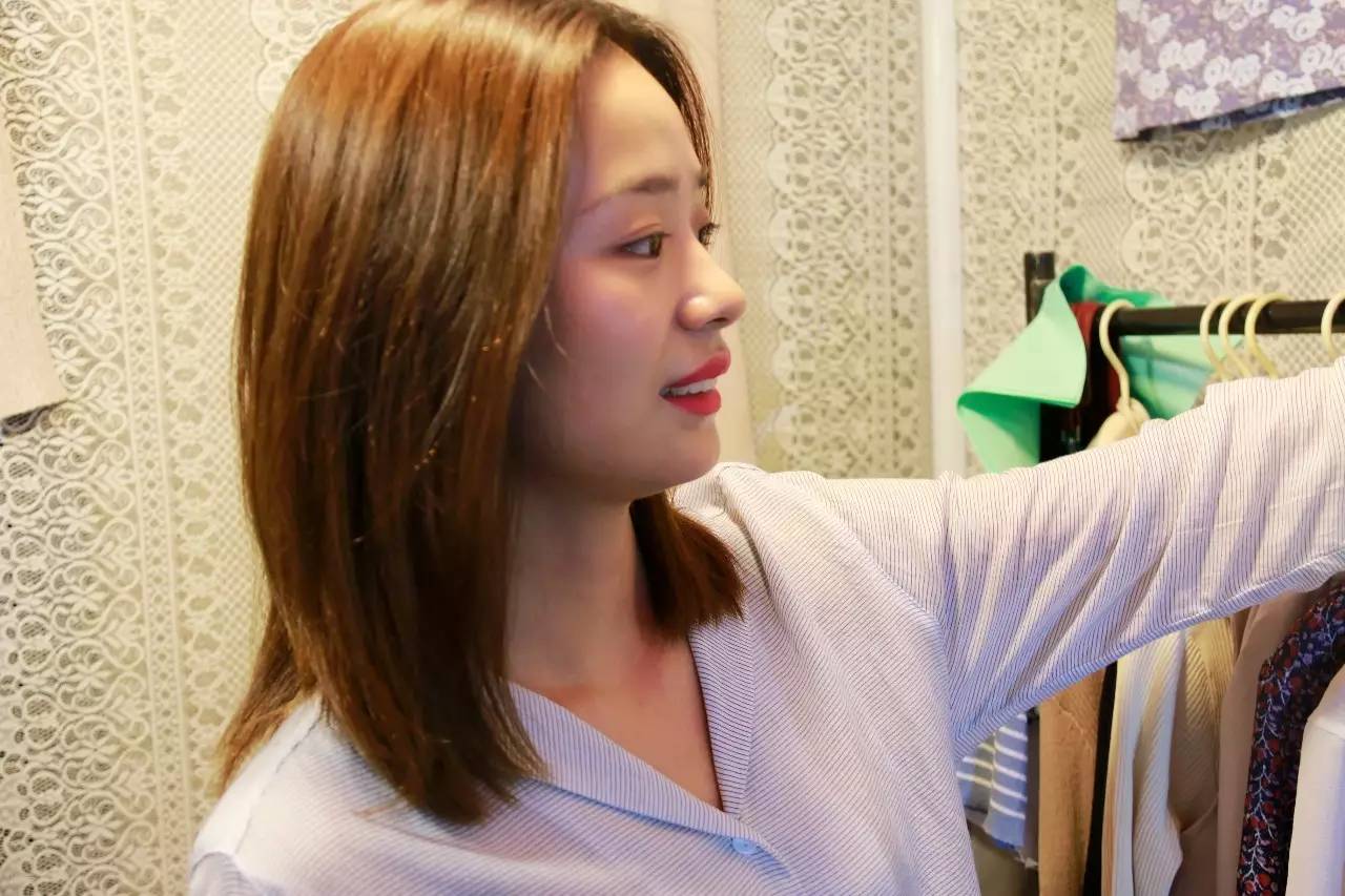 杭州吴山广场夜市美女,吴山夜市摊主