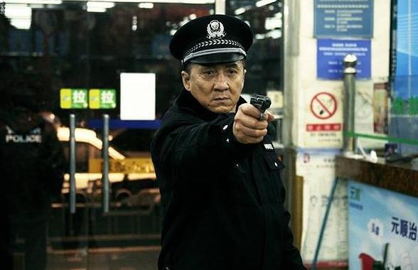 警察故事2013成龙对峙,警察故事成龙跟武警比武片段