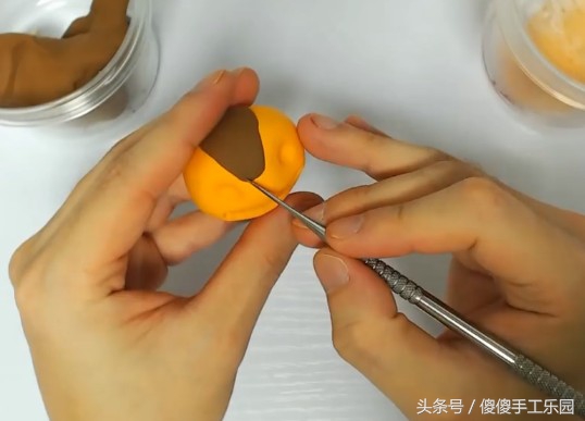 创意diy粘土制作,还记得宫崎骏动画里的(龙猫)猫巴士吗