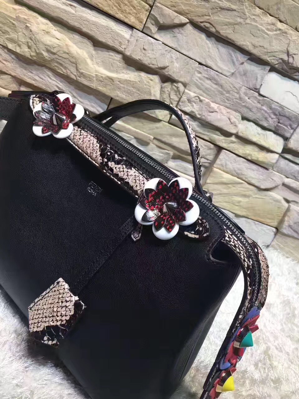 fendi包包大中小,fendi包经典款