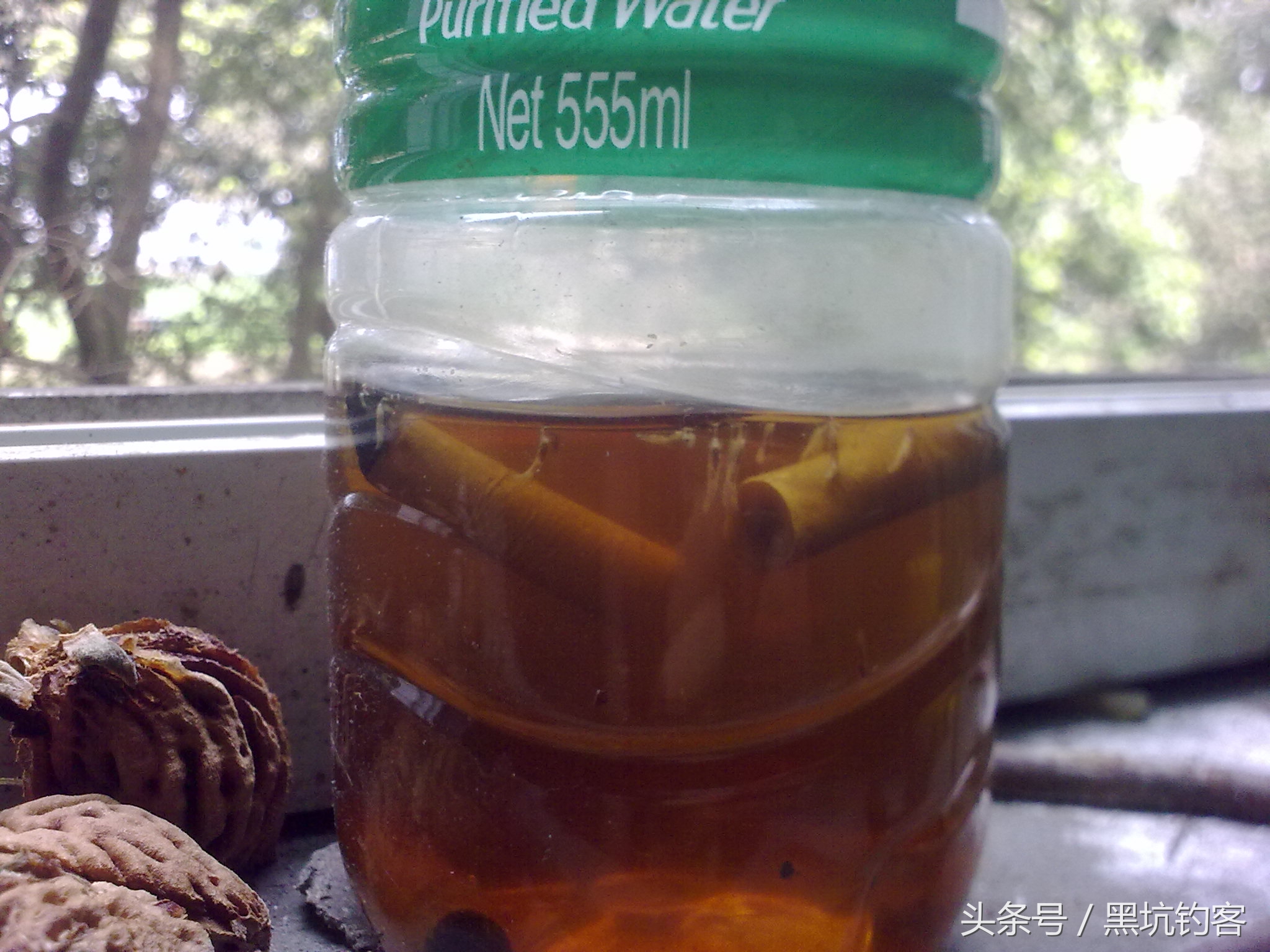 鱼饵里放风油精有什么好处,风油精加饵料诱鱼吗