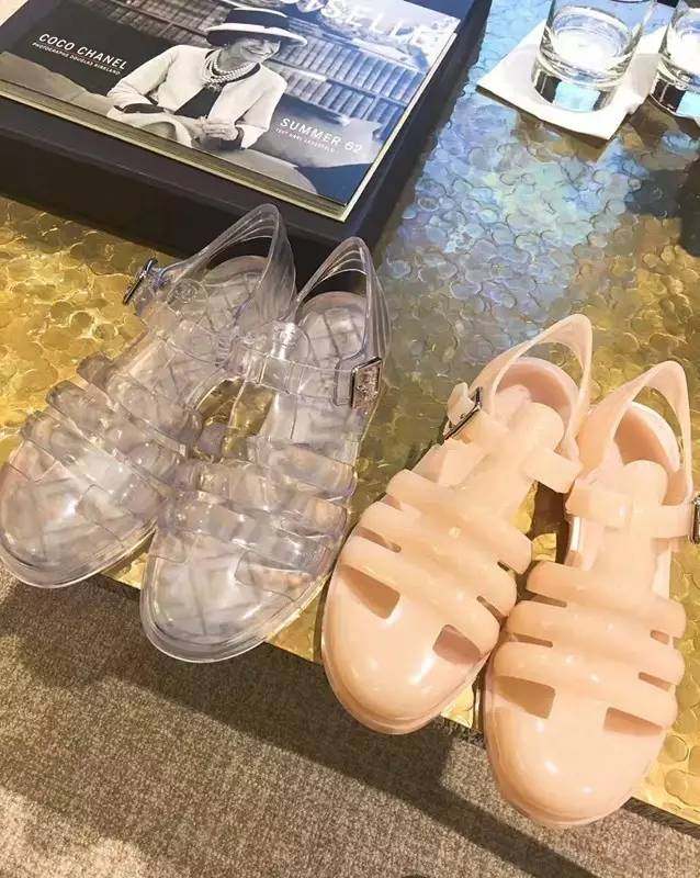 香奈儿4000块钱一双的水晶凉鞋,香奈儿塑料凉鞋