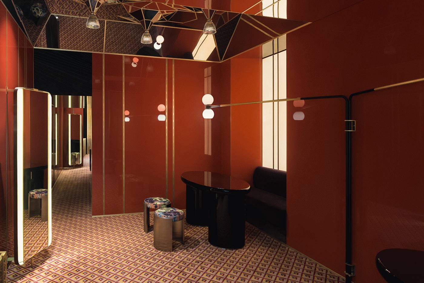 色彩魔术师，Gay一般友谊的男男设计师组合