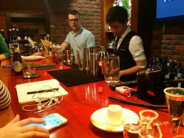 天津可以看球赛撸串的地方,在天津津南喝酒看球