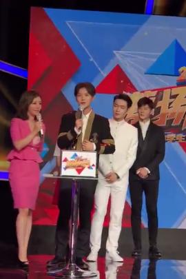 张艺兴谈鹿晗踢球,鹿晗张艺兴谁唱歌厉害