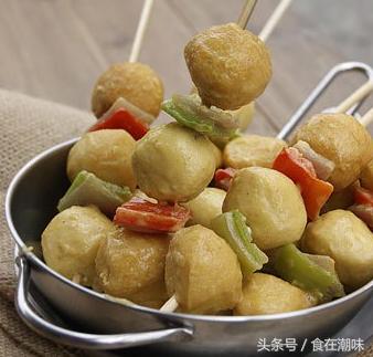 香港咖喱鱼蛋,香港油麻地夜市视频咖喱鱼蛋