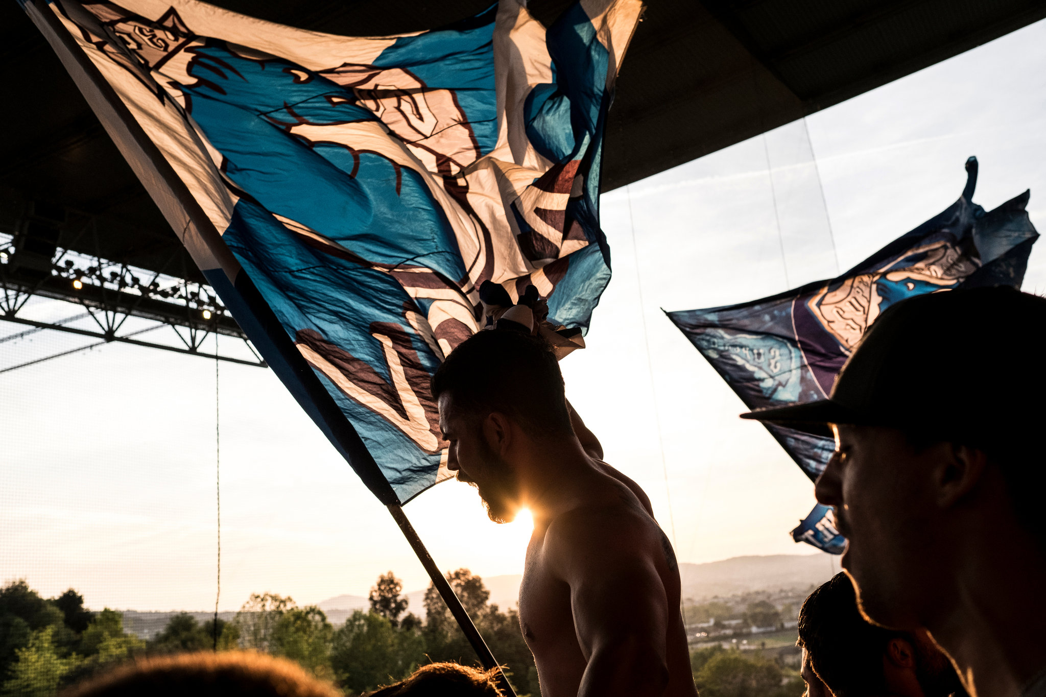 这支葡萄牙业余队脏到没人敢跟他们踢球但队长说他其实是个好人