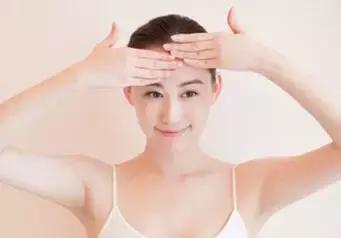 头上长疙瘩有脓包怎么治疗,头上长脓包是什么原因怎么治疗