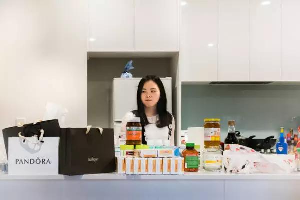 澳洲中国留学生代购年入30万美元，十个人就有八个人做代购