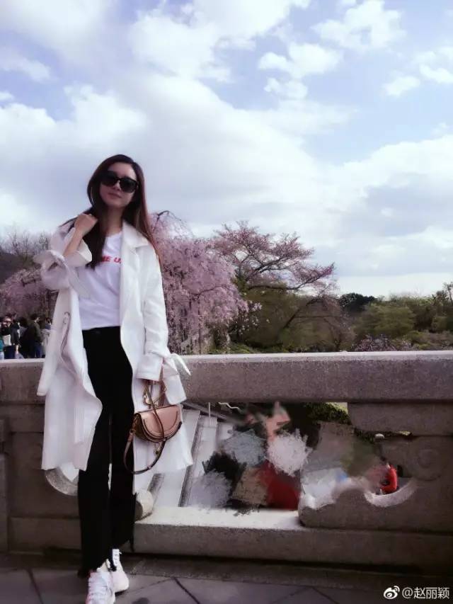 Madam问答室丨20岁眼霜，鹅蛋脸墨镜，上妆卡粉，平价修容盘，化眼线进眼睛