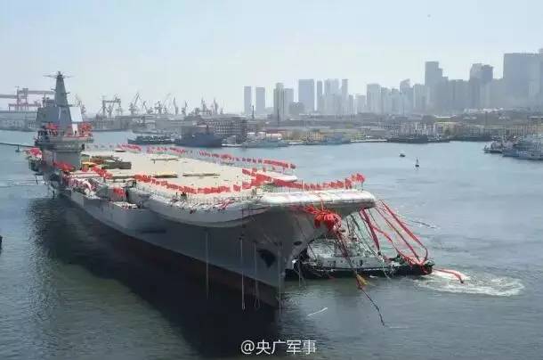 第一艘航母下水后的事件,新航母下水时险些沉没的视频