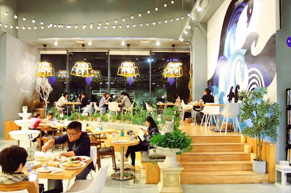 BLUFISH|他在天津造了这座蓝色的饕餮城堡,只为把青梅竹马的她从巴黎追回来