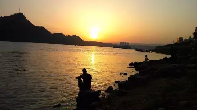 拍照丑是不上镜还是真的丑,拍照好不好看怎么说