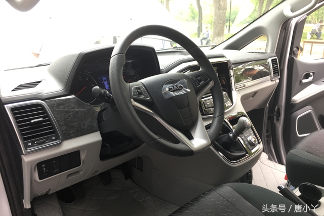 新世代瑞风m4全系降价3万,宜商宜家江淮瑞风m4商旅版上市