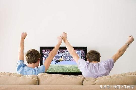 男生对球都有一种痴迷,一个男人对球的执着