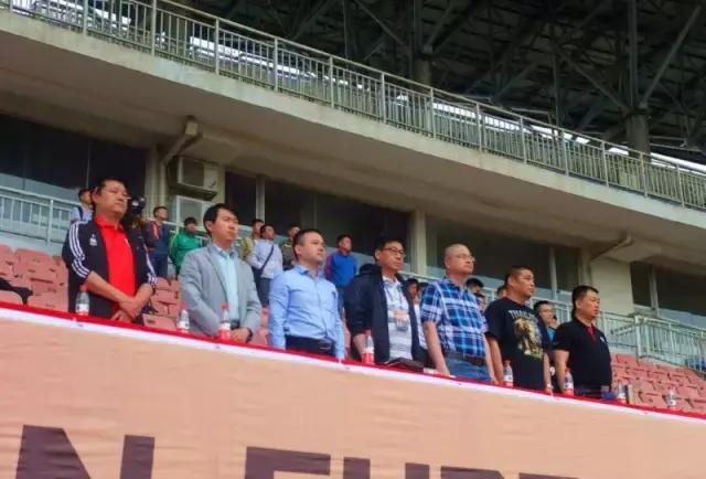 大雨挡不住的红色激情！全株洲人关注的顶级比赛嗨翻体育中心！