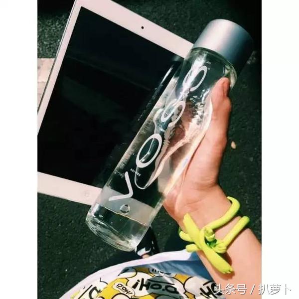 王思聪淘米水,王思聪100元矿泉水